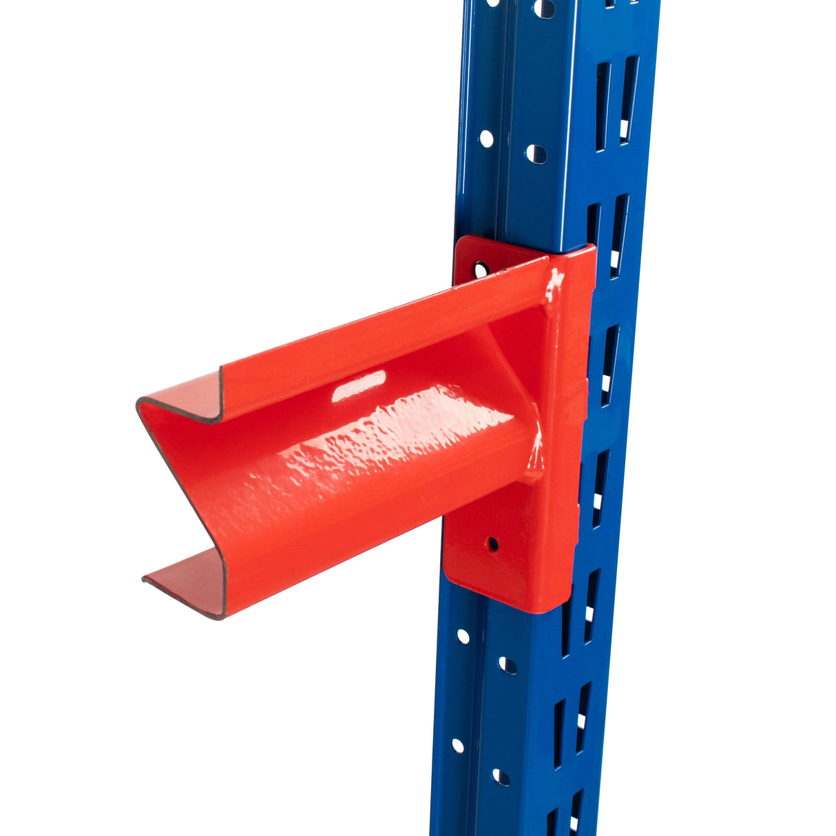 Steel racking beam connected to upright using Z profile design